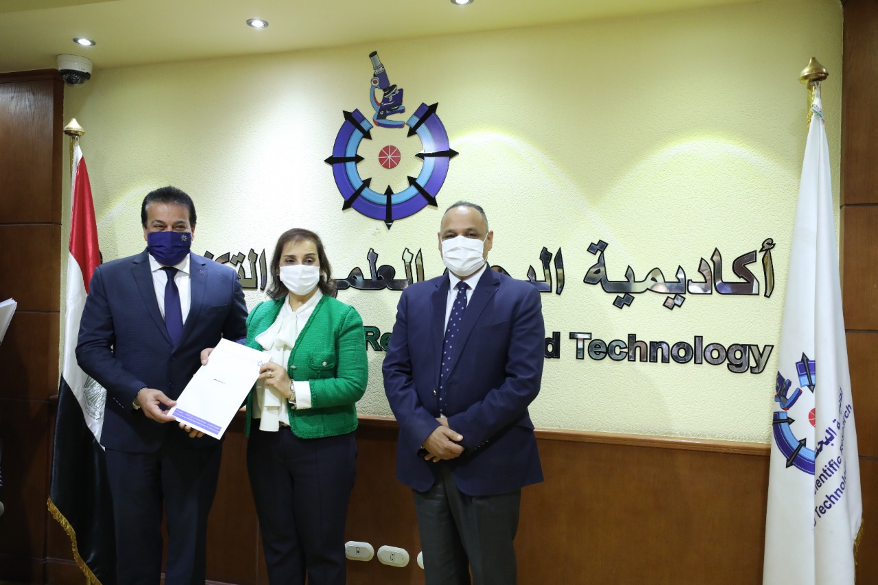 طبخ صحي وآمن ..  فرن ضغط  يحصد فضية  معرض الابتكار  الدولى ٢٠٢١