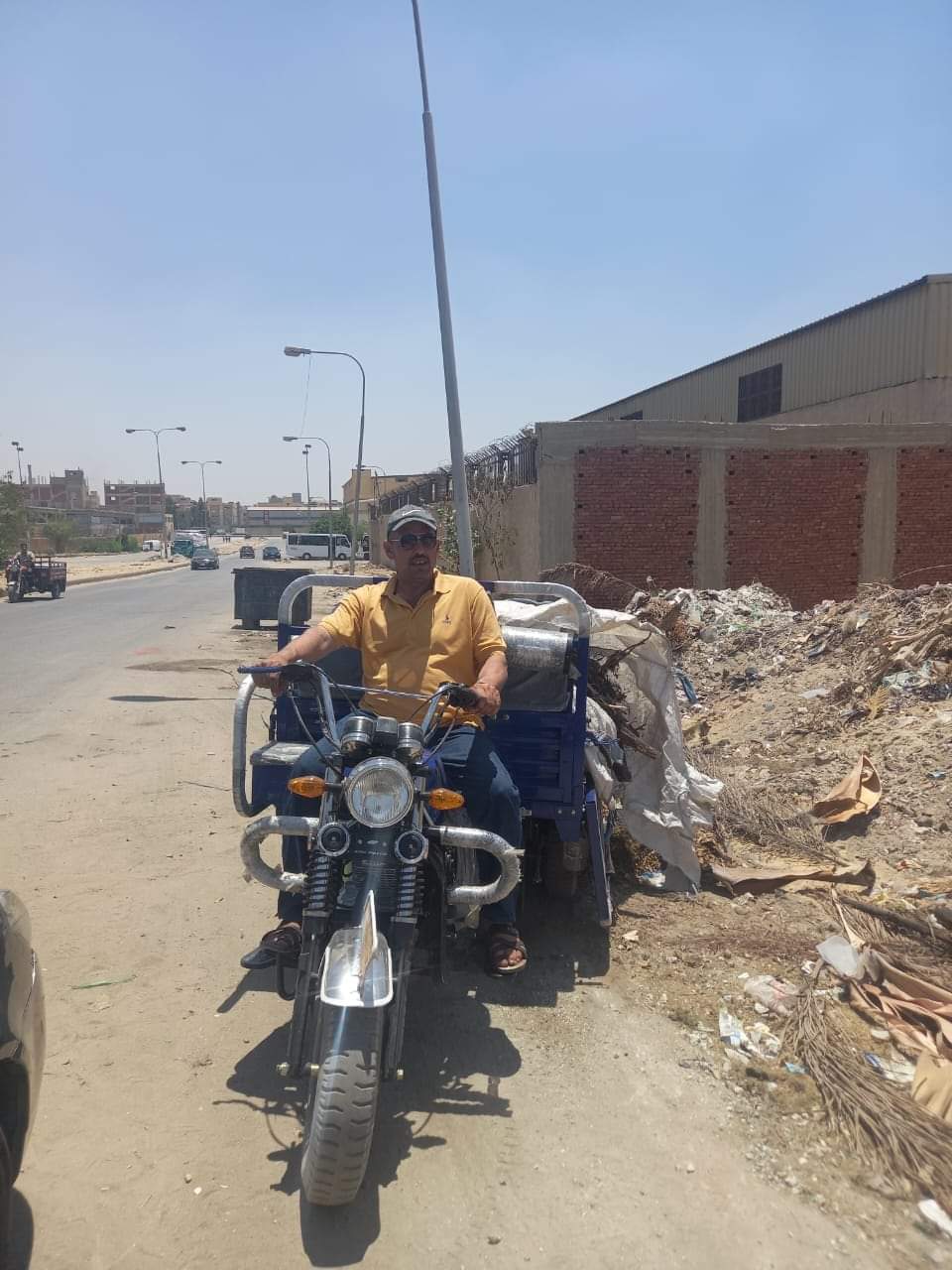 الغيطى: 11 قرار غلق وتشميع وضبط عدد ٢ تروسيكل بحملة بالعبور