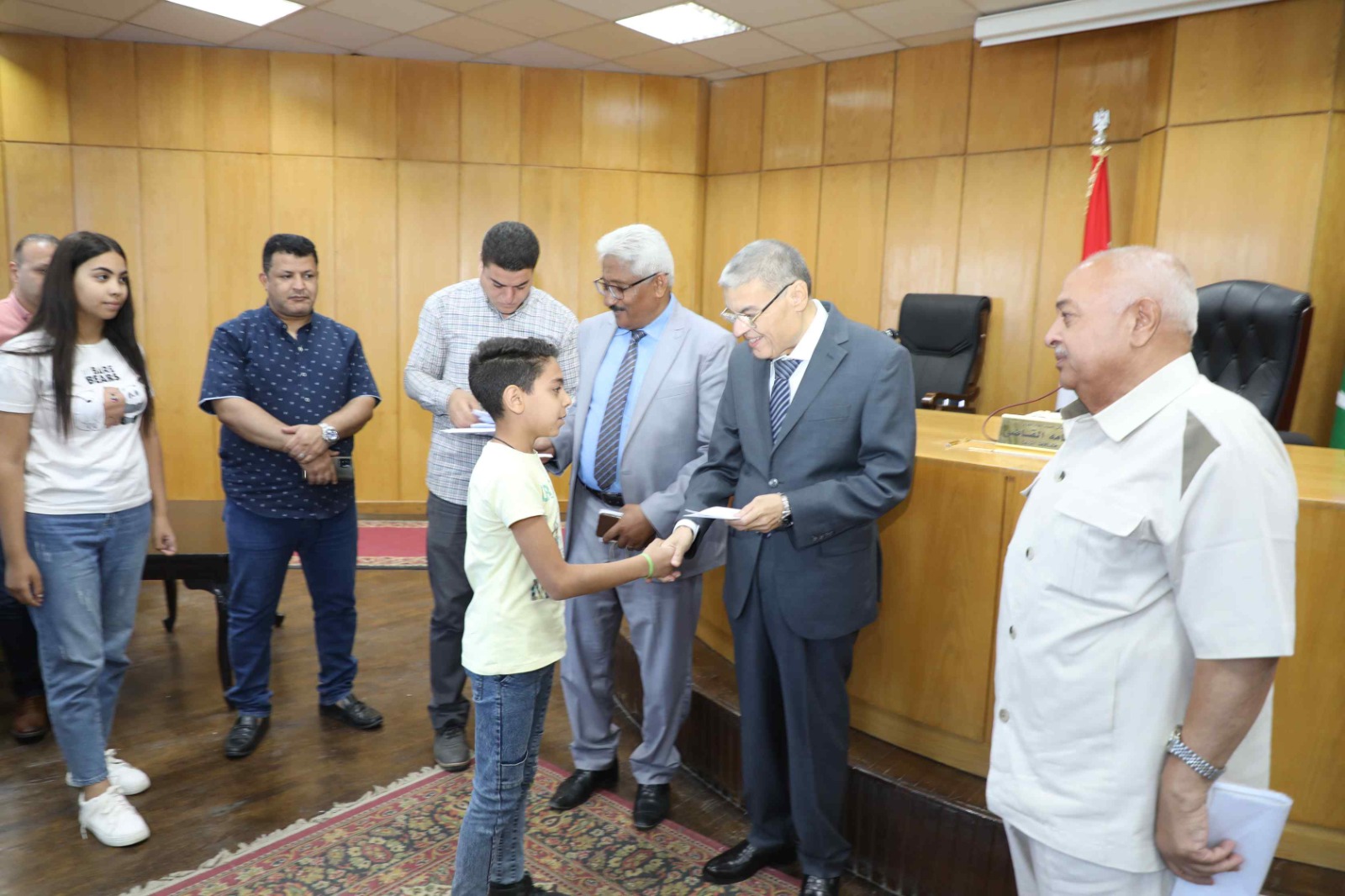 محافظ المنيا يوزع هدايا عيد الأضحى على أطفال مؤسسات دور الرعاية 