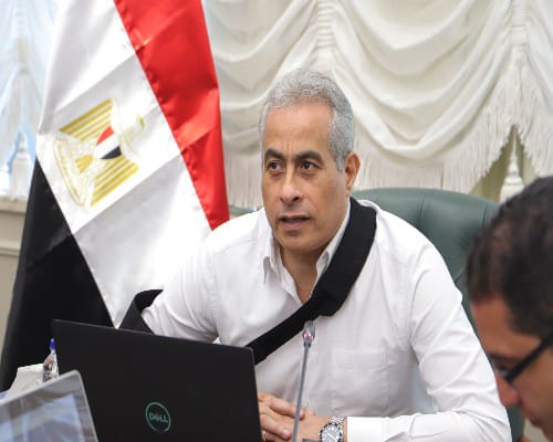 حسن شحاتة - وزير العمل