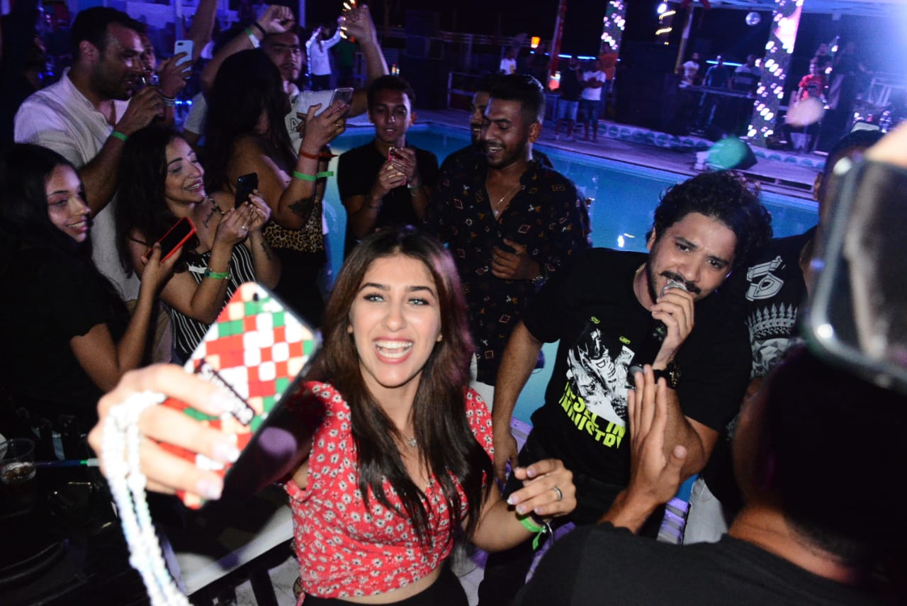 مصطفى حجاج يشعل حفلات الساحل الشمالي بحفل ضخم .. صور