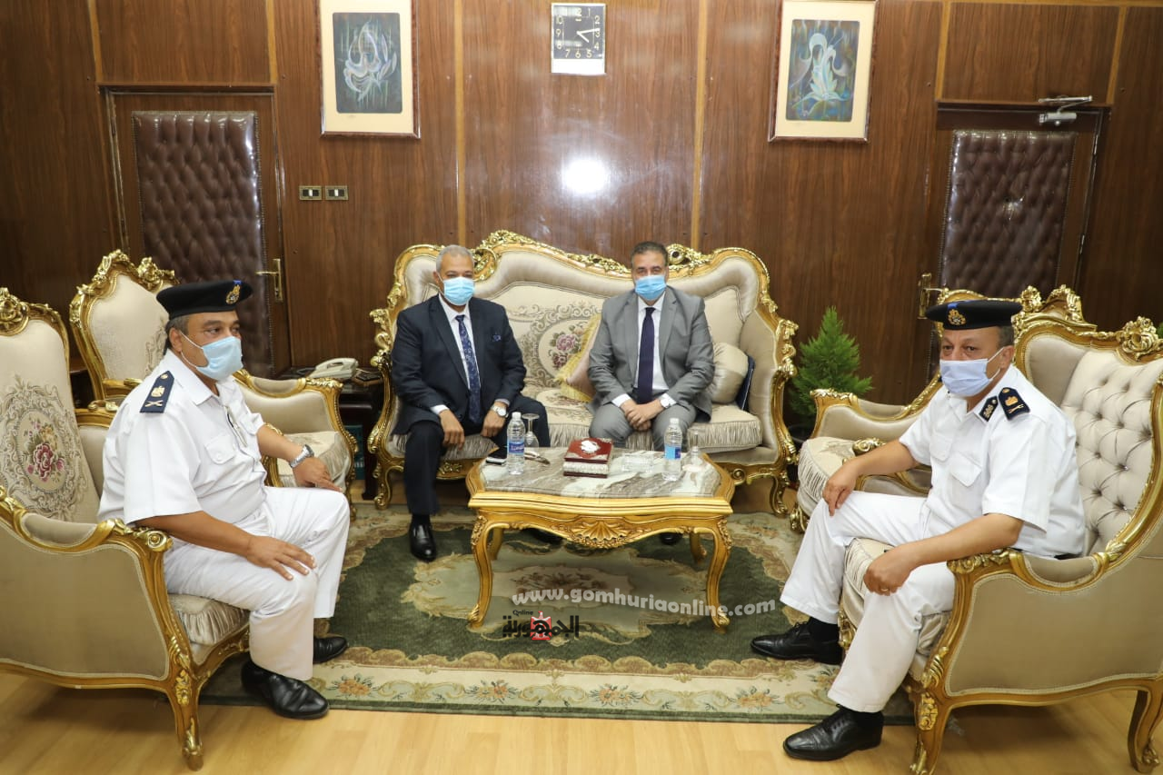 محافظ المنوفية خلال استقباله مدير الأمن الجديد