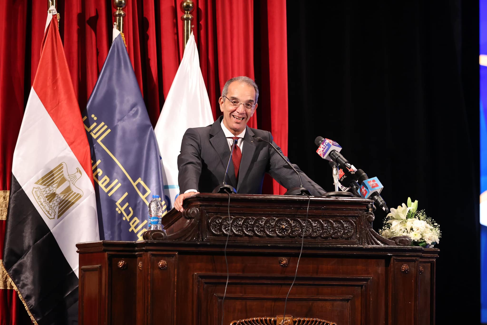 الدكتور عمرو طلعت وزير الاتصالات