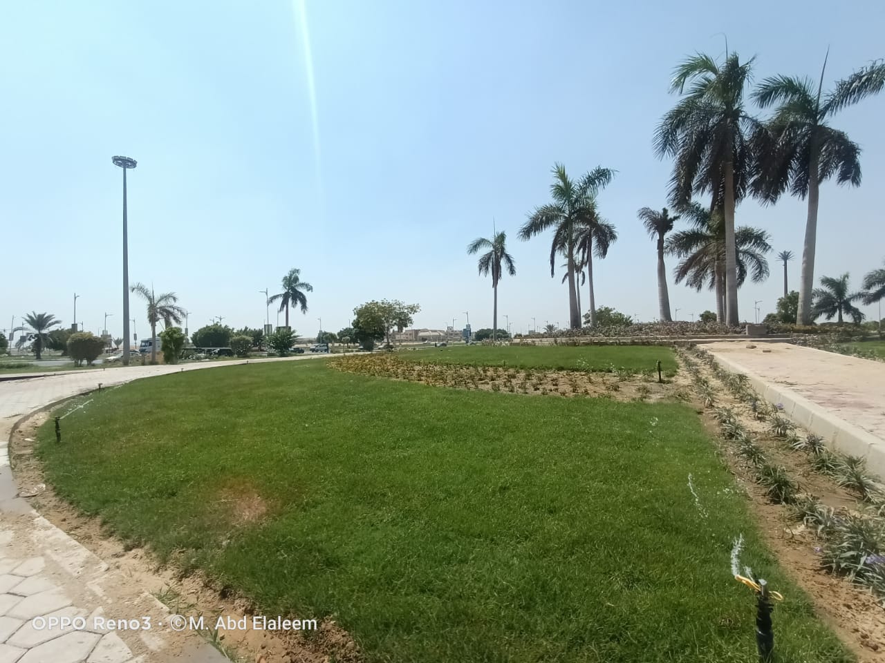 شاهد آخر تطورات تنفيذ المشروعات الخدمية وأعمال التطوير بمدينة العبور... صور