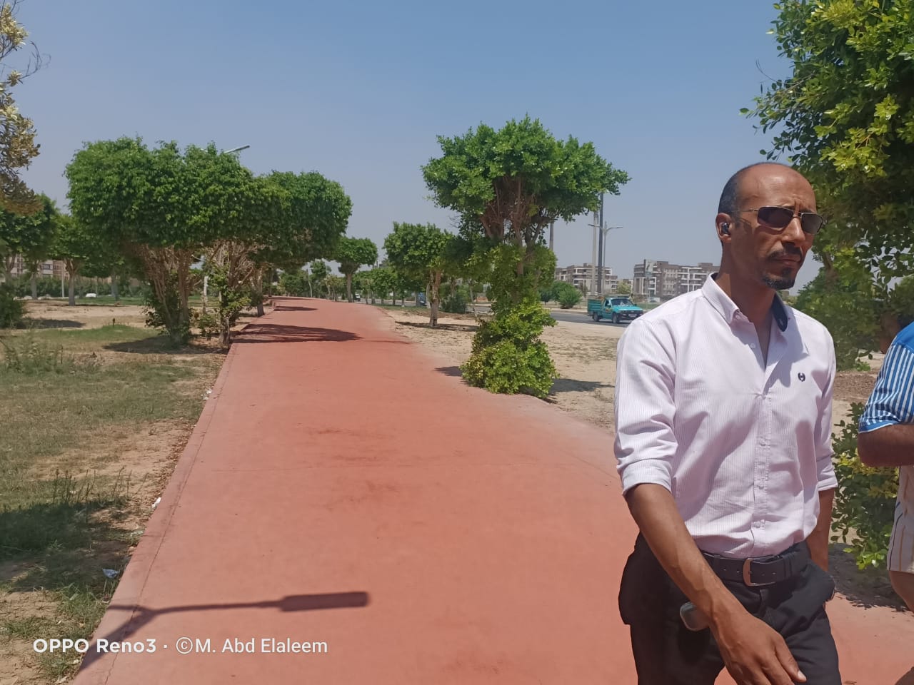 شاهد آخر تطورات تنفيذ المشروعات الخدمية وأعمال التطوير بمدينة العبور... صور