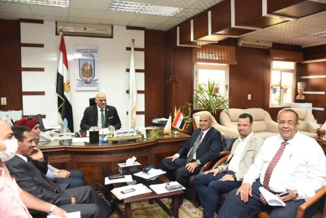 رئيس جامعة الأقصر يترأس اجتماع مجلس إدارة مركز تنمية قدرات أعضاء هيئة التدريس والقيادات