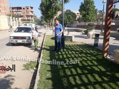 سامي سرور خلال تفقده ممشي البطحة القبلية بمدينة منوف