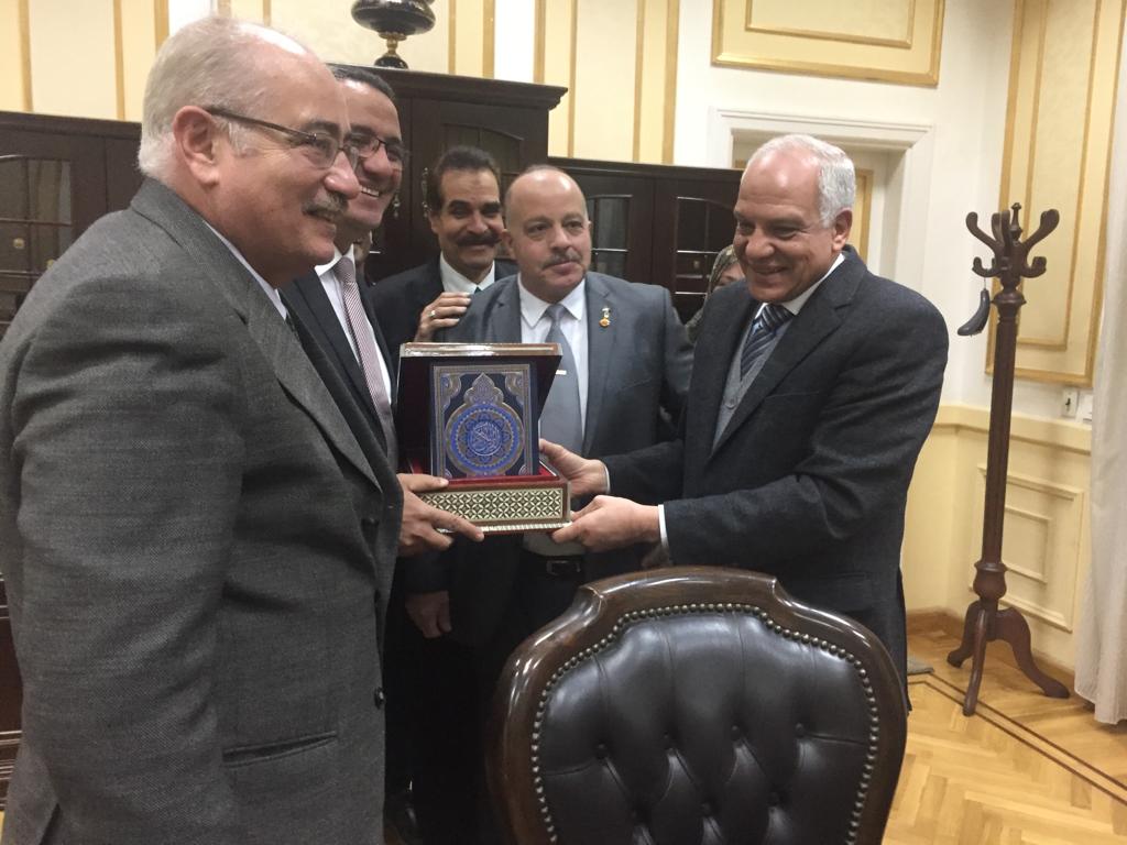 محافظ الجيزة لأعضاء البرلمان : لا ازالات لمبانى نزلة السمان 
