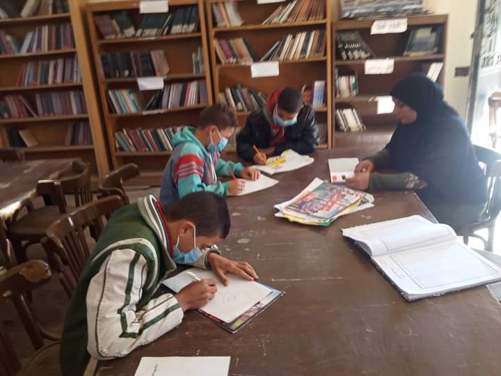 محاضرات ثقافية وورش فنية بـ