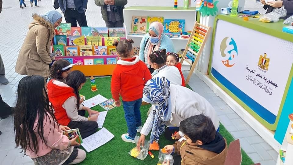 إقبال كبير علي جناح وزارة التضامن الاجتماعي بمعرض القاهرة الدولي للكتاب