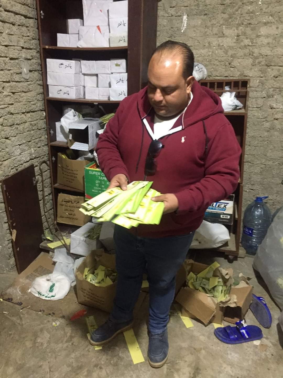 غلق مصنعين مخللات وزيت زيتون وضبط 6816 كجم و 2537 لتر بحملة مكبره بمدينة رأس سدر جنوب سيناء 