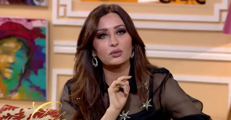 الفنانة لطيفة