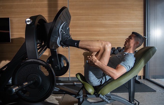 رونالدو يستعد بطريقته لانتشال مانشستر من دوامة النتائج السيئة