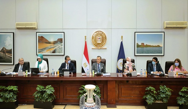 وزير السياحة والاثار