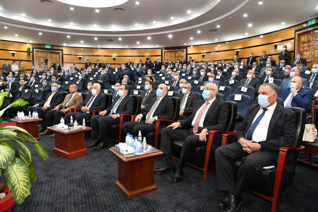 طارق الملا: قطاع البترول يحظى بدعم مستمر ومتابعة واعية من الرئيس