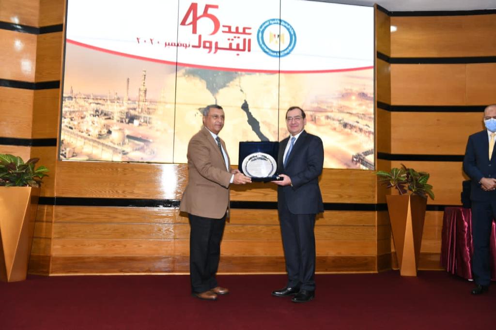 طارق الملا: قطاع البترول يحظى بدعم مستمر ومتابعة واعية من الرئيس