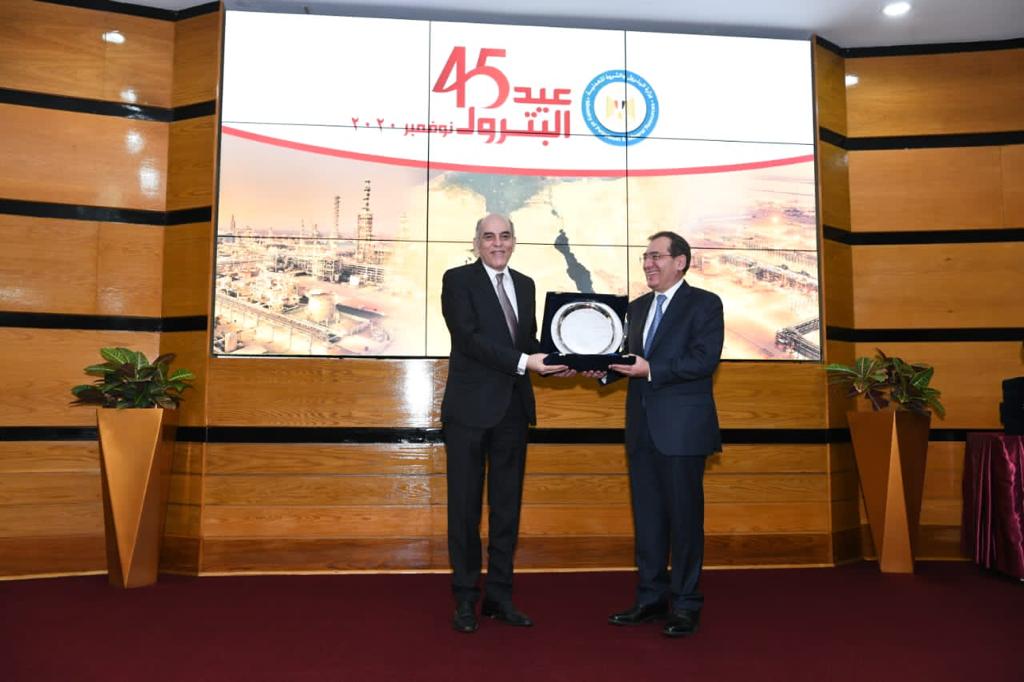 طارق الملا: قطاع البترول يحظى بدعم مستمر ومتابعة واعية من الرئيس