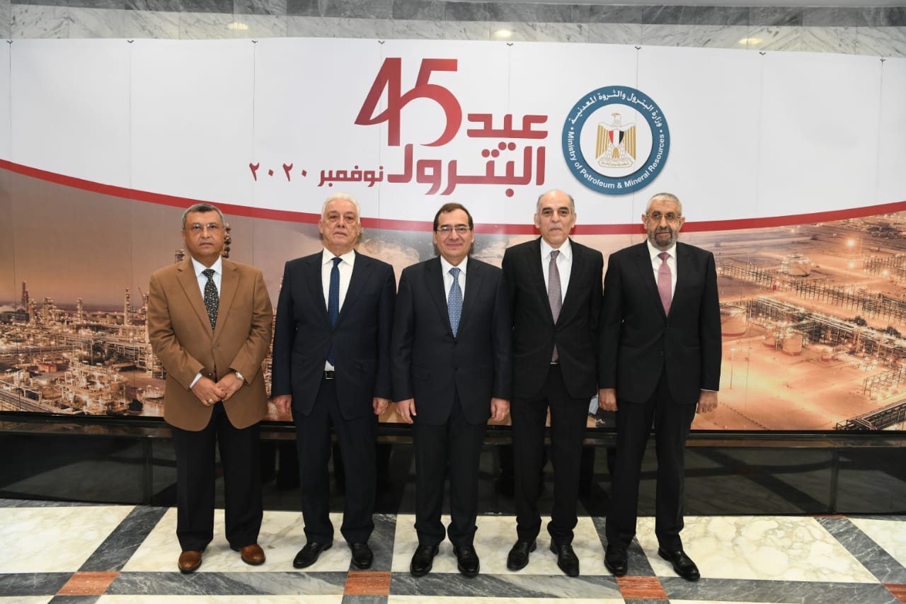 طارق الملا: قطاع البترول يحظى بدعم مستمر ومتابعة واعية من الرئيس