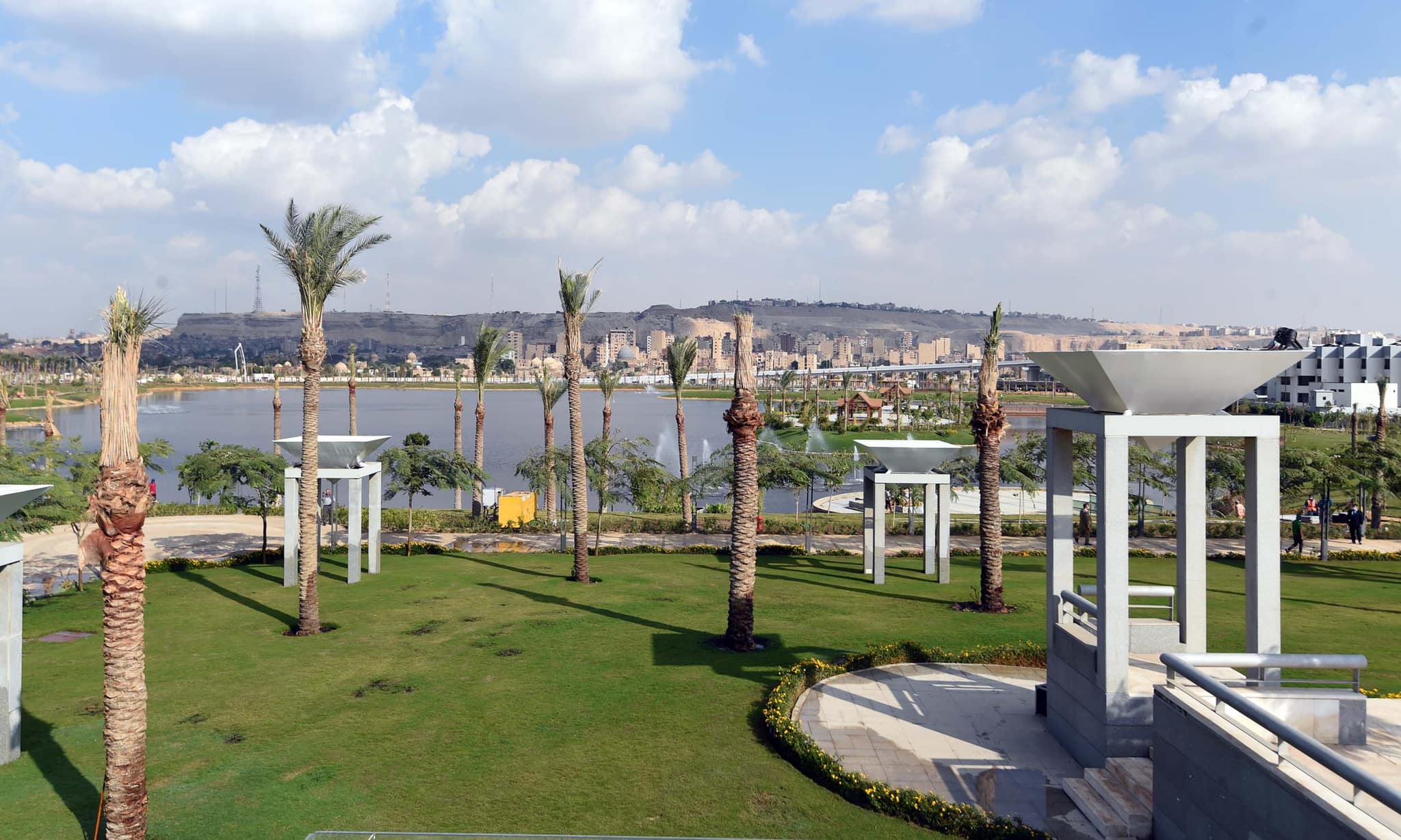 رئيس الوزراء: تطوير سُور مجرى العيون وبُحيرة عين الصيرة ضمن خطة متكاملة لإعادة الوجه الحضاري والتاريخي للقاهرة التراثية