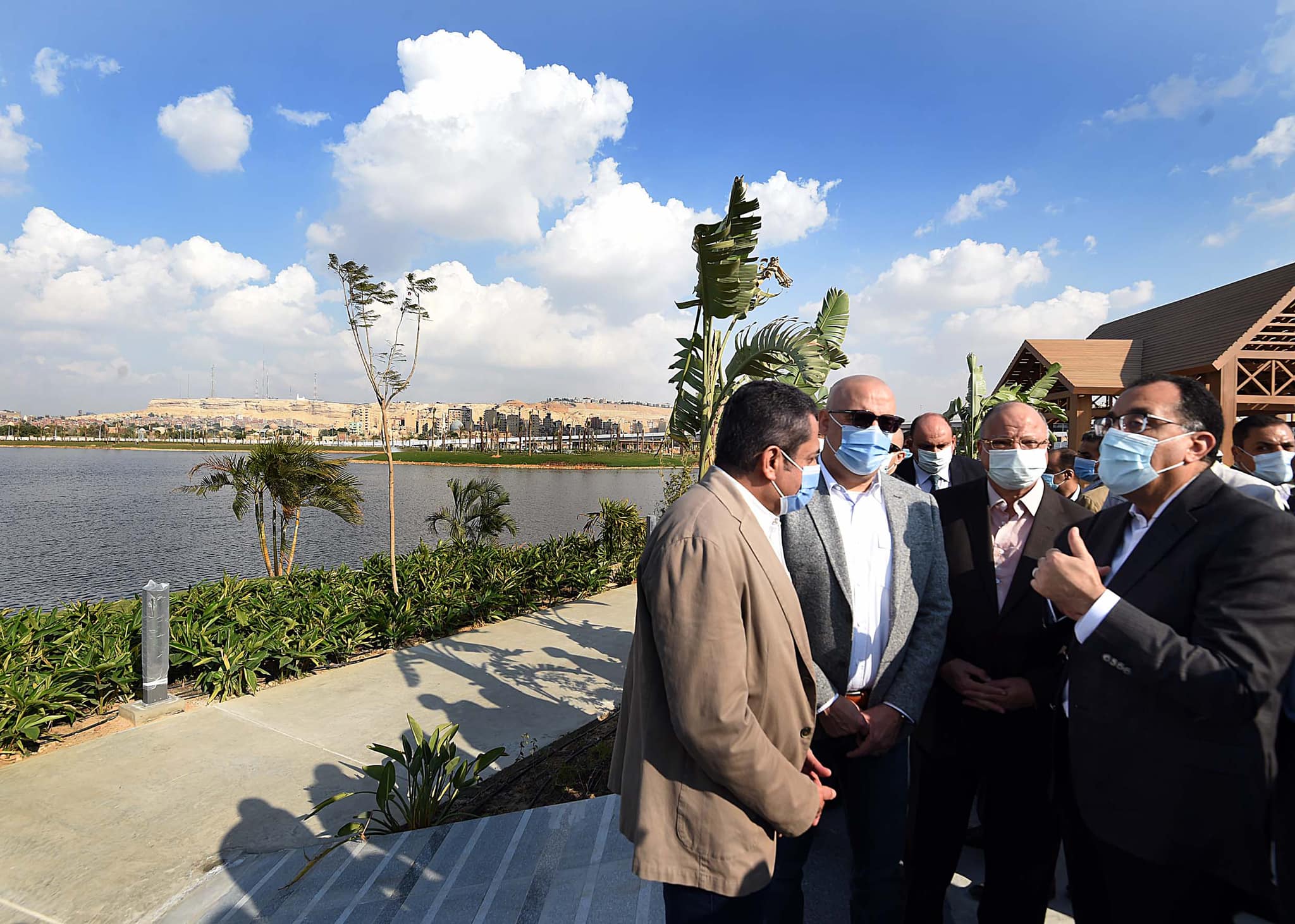 رئيس الوزراء: تطوير سُور مجرى العيون وبُحيرة عين الصيرة ضمن خطة متكاملة لإعادة الوجه الحضاري والتاريخي للقاهرة التراثية