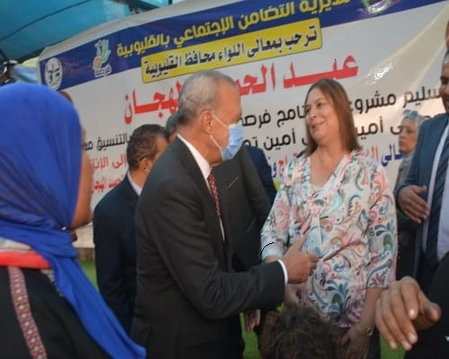 الهجان يشهد تسليم مشروع برنامج فرصة 