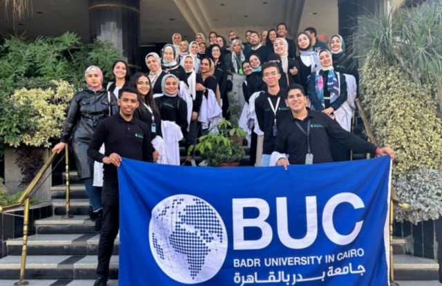كلية صيدلة جامعة بدر تنظم تدريب لطلابها فى أكبر مصانع الأدوية.. صور