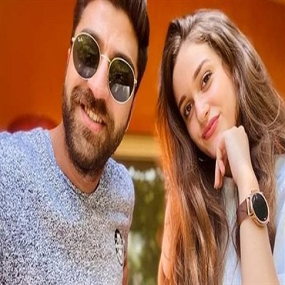 نور إيهاب وخطيبها السابق 