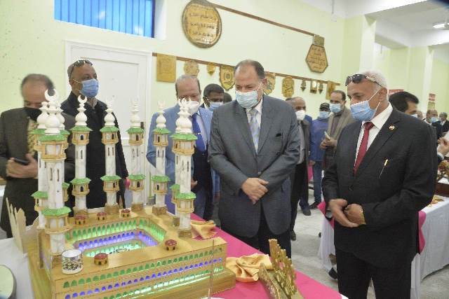 محافظ أسيوط يفتتح مركز التدريب والمعرض الدائم لتكنولوجيا الصناعة بمدرسة طه حنفى