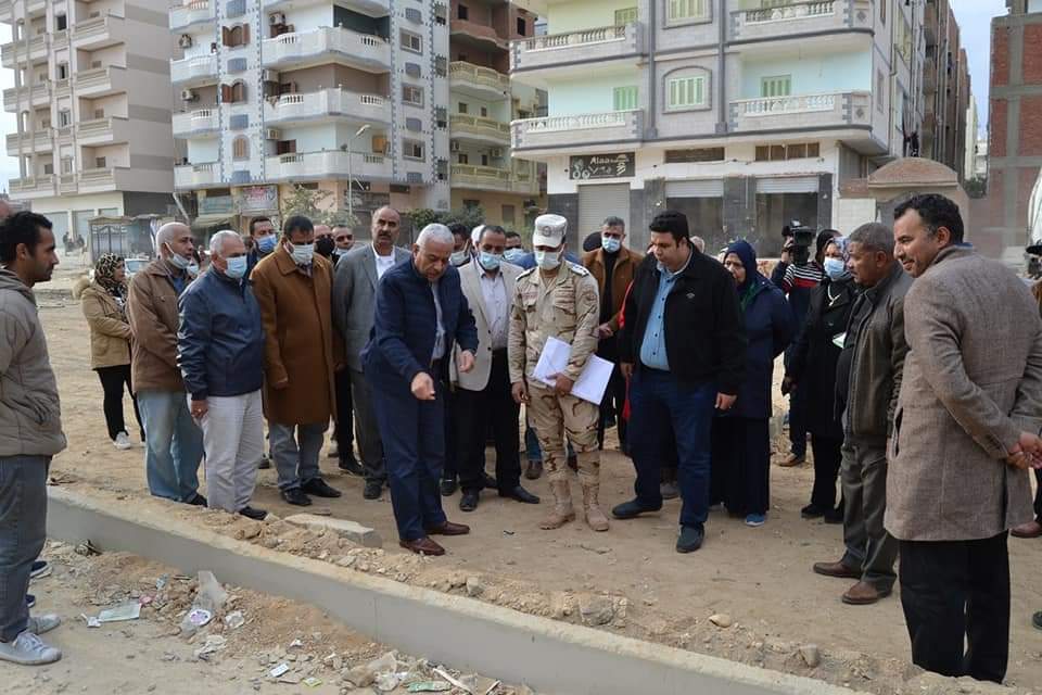محافظ السويس يتفقد اعمال تطوير شوارع مدينة السلام 1
