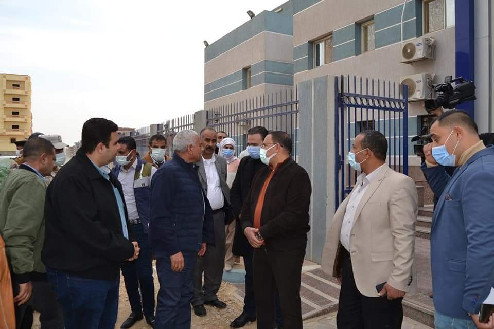 محافظ السويس يتفقد اعمال تطوير شوارع مدينة السلام 1