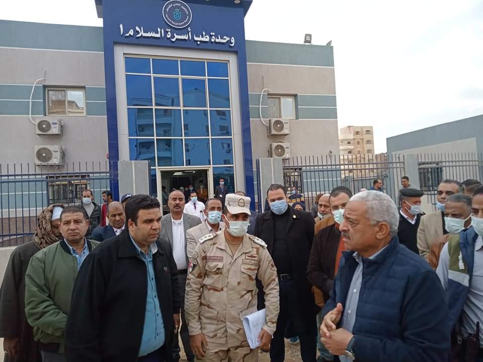 محافظ السويس يتفقد اعمال تطوير شوارع مدينة السلام 1