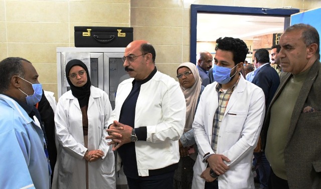 محافظ أسوان يتابع ميدانياً مشروعات حياة كريمة بإجمالى 517 مشروع 