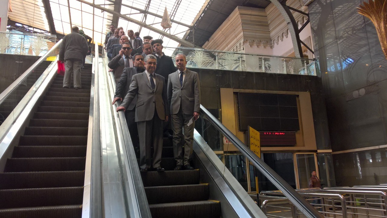 شاكر يتابع انتظام العمل ويؤكد لاتهاون مع أي مقصر وتحسين خدمة الركاب