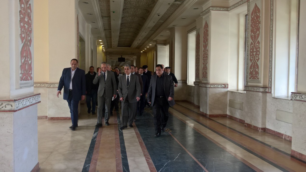 شاكر يتابع انتظام العمل ويؤكد لاتهاون مع أي مقصر وتحسين خدمة الركاب