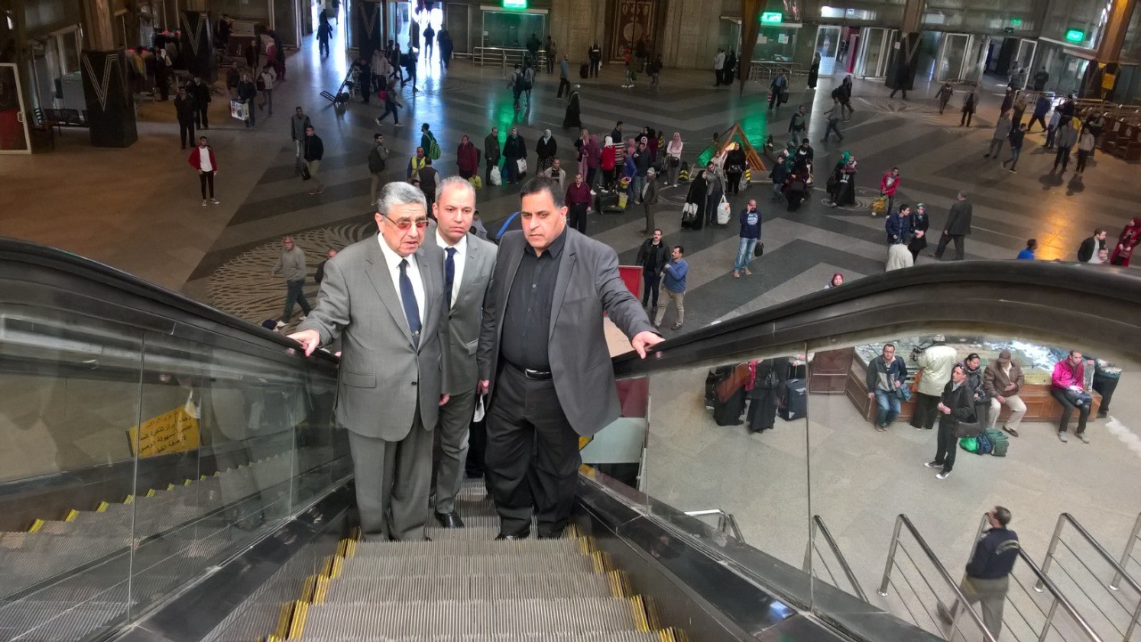 شاكر يتابع انتظام العمل ويؤكد لاتهاون مع أي مقصر وتحسين خدمة الركاب