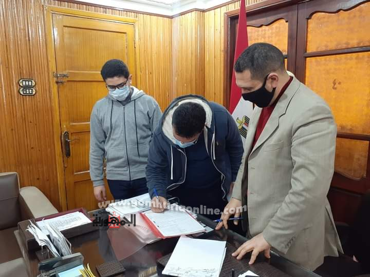 إسماعيل يستقبل صاحب ارض تبرع لبناء مدرسة تعليم اساسي بعزبة النحاس  