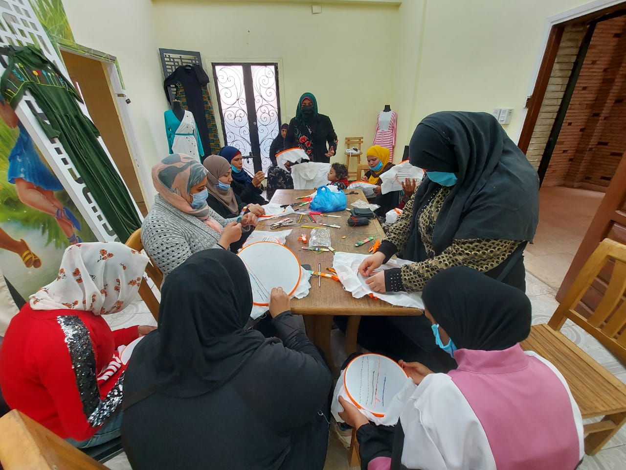 ورش متخصصة حول حقوق الطفل والتطريز اليدوي
