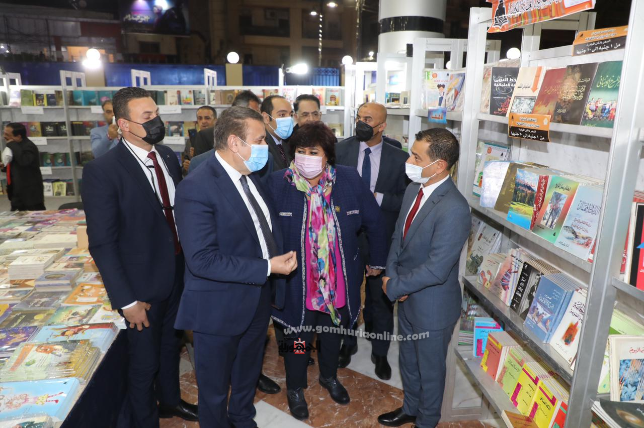وزيرة الثقافة ومحافظ المنوفية فى إفتتاح قصر الثقافة بشبين الكوم