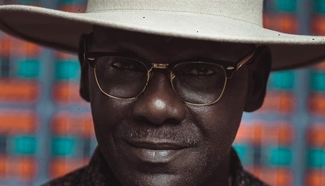  إسماعيل توريه   