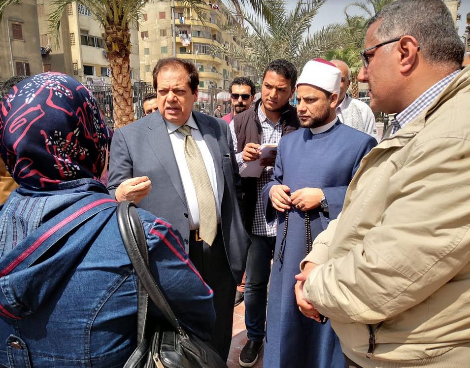 أبو العينين يتفقد أعمال تجديد الساحة الرئيسية لمسجد السيدة زينب