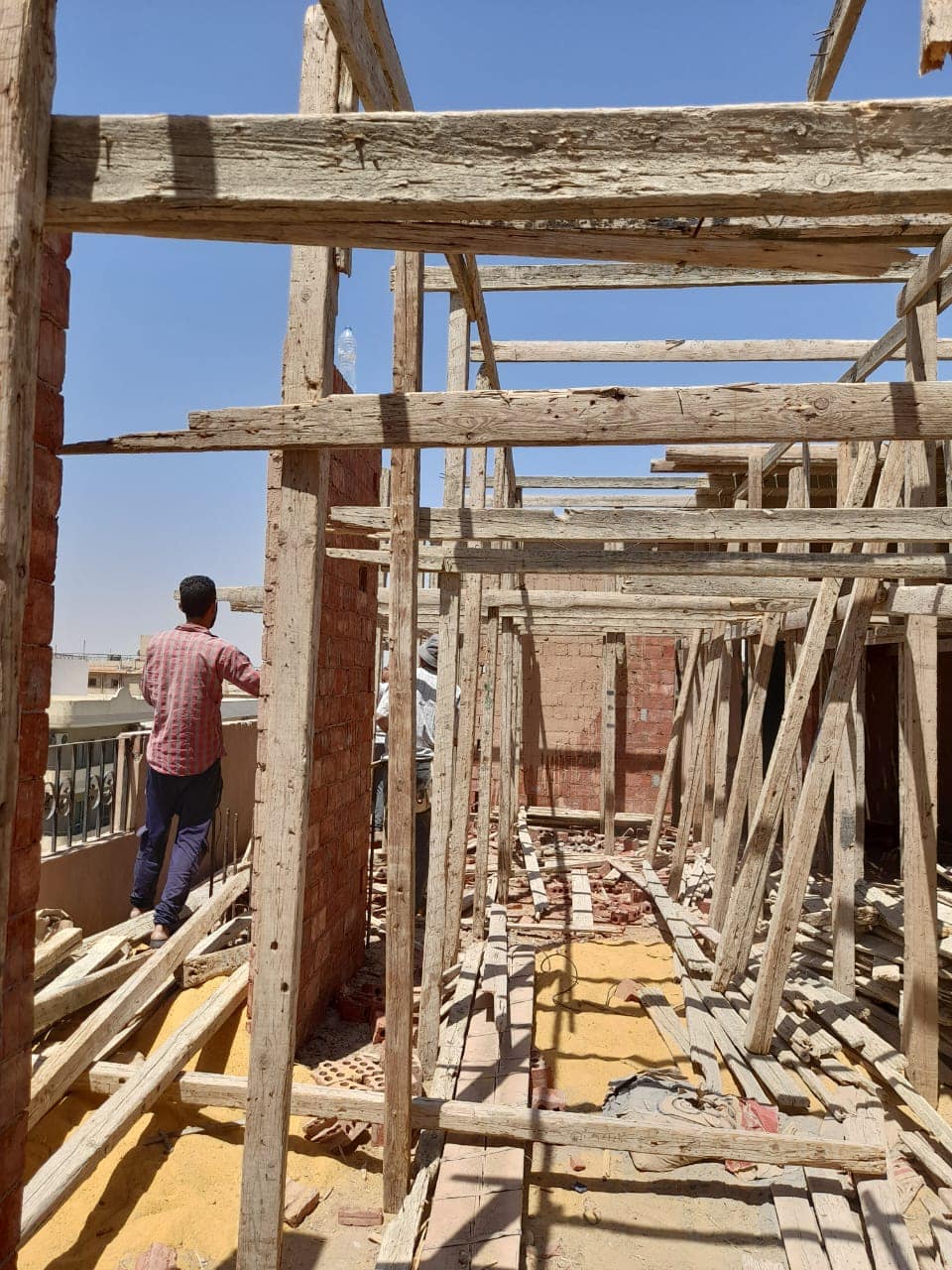 جهاز القاهرة الجديدة يشن حملات مكثفة على المخالفات في المدينة  