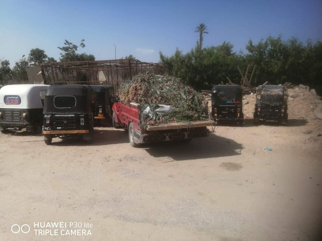 جهاز العبور يصادر 9تكاتك و 36تروسيكل فى حملة بمعاونة الشرطة