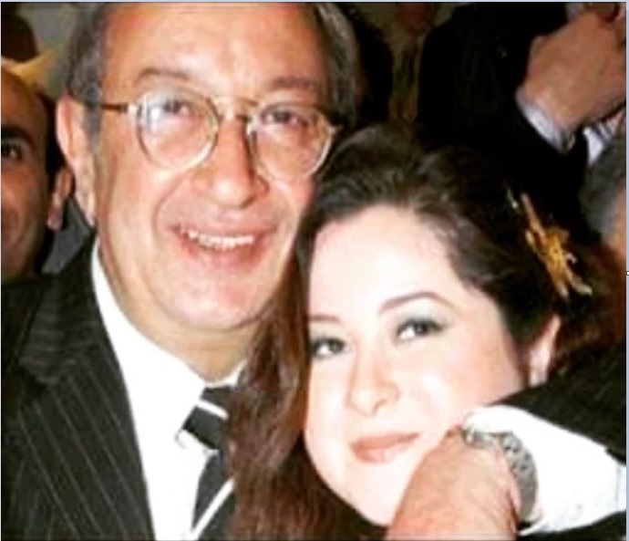 مي نور الشريف ووالدها الراحل 