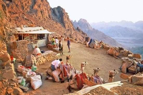 جبل موسي الذى لم يستقر مكانه عندما تجلى عليه الله عز وجل 