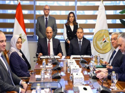 وزيرة التنمية ومحافظ القليوبية يشهدان توقيع عقد تأجير مشروع الـ30 مليون بيضة بالخانكة