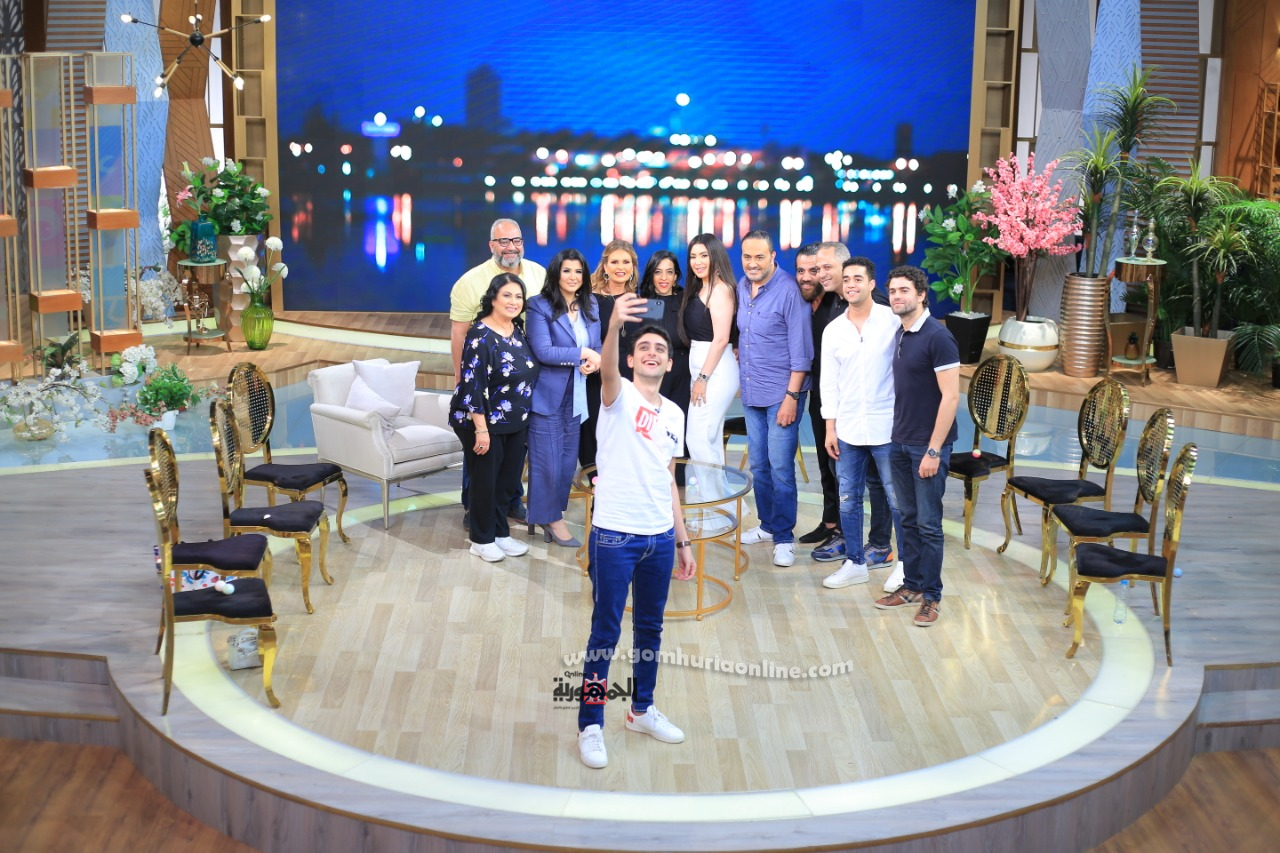 يسرا وأبطال  خيانة عهد  يكشفون أسرار وكواليس العمل الدرامي في  معكم منى الشاذلى   