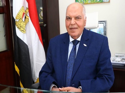  خلف الزناتي نقيب المعلمين