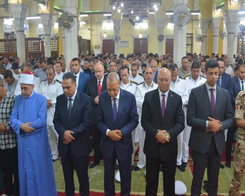 محافظ القليوبية يؤدي صلاة عيد الأضحى 