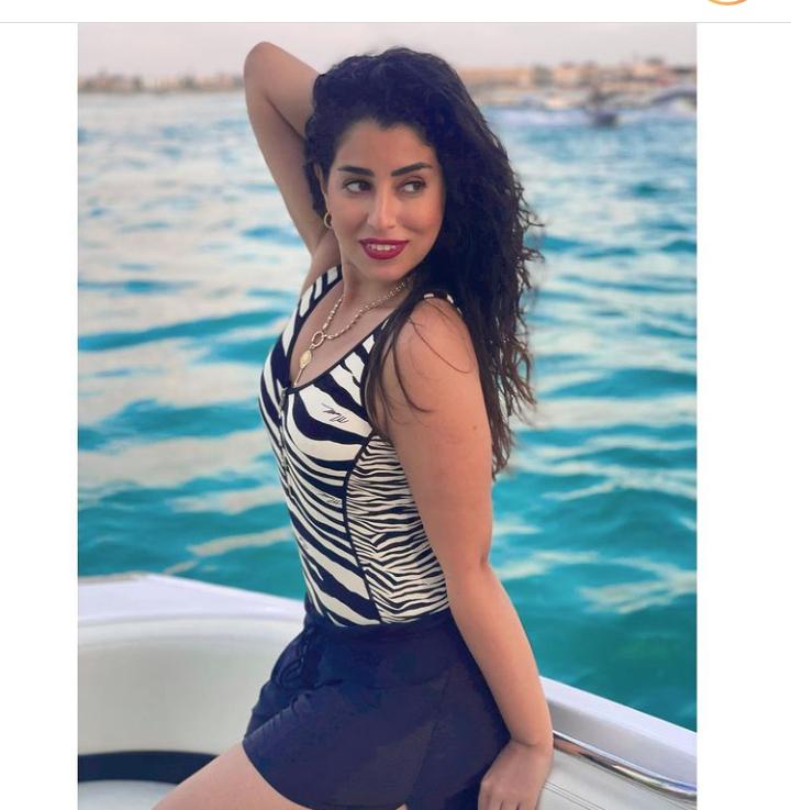 بالصور .. آيتن عامر تشعل انستجرام بإطلالة مميزة على البحر 