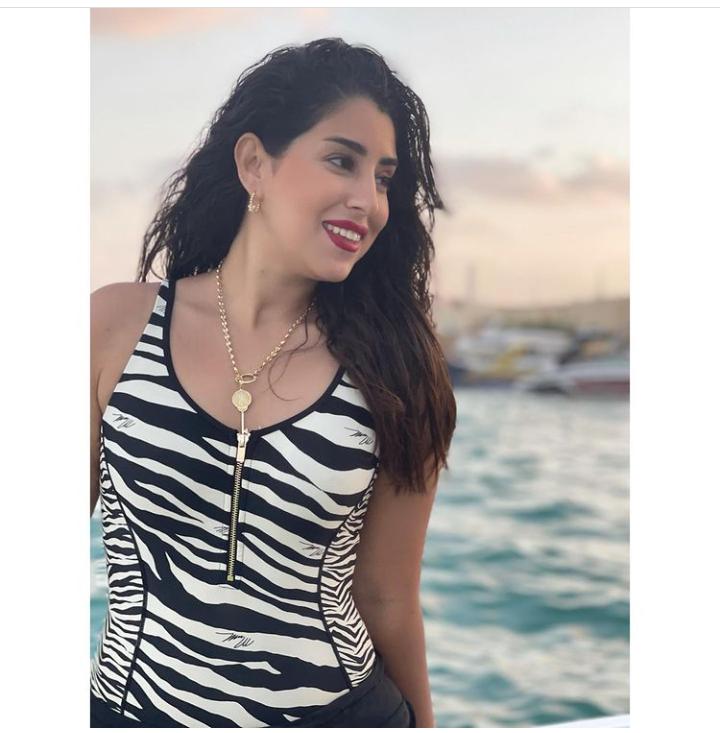 بالصور .. آيتن عامر تشعل انستجرام بإطلالة مميزة على البحر 